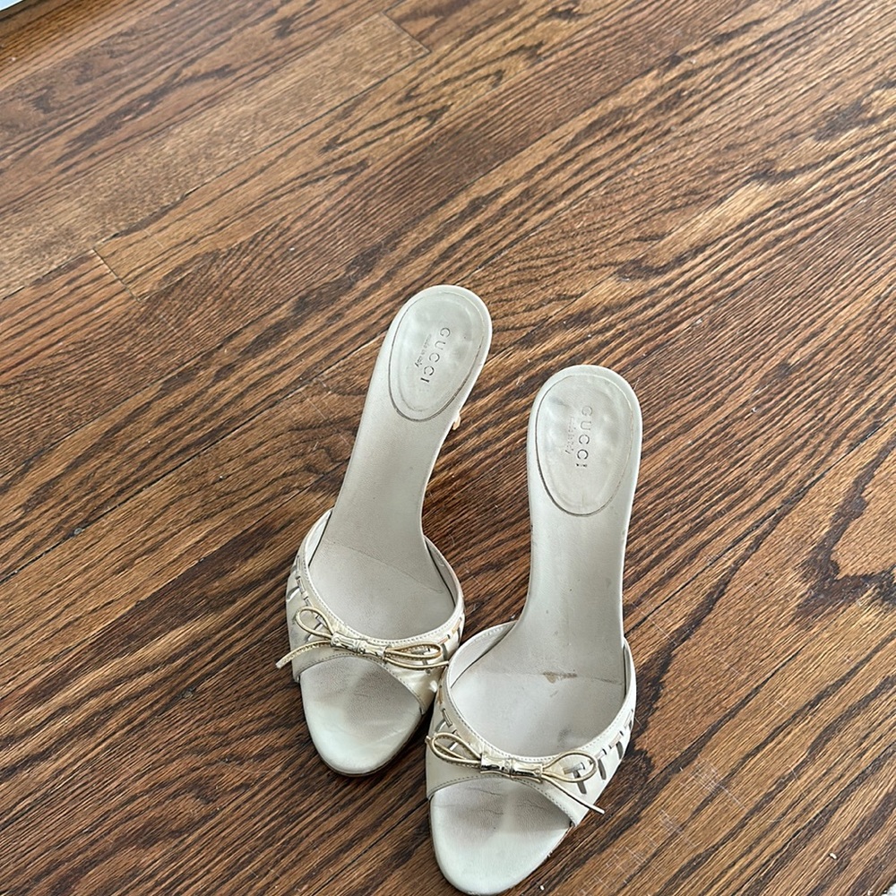 Vintage Gucci heels kitten bow!